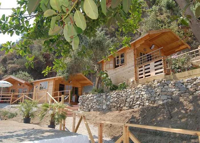 Cirucco Village מלון 3*