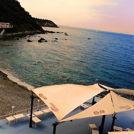 酒店 Cirucco Village 墨西拿