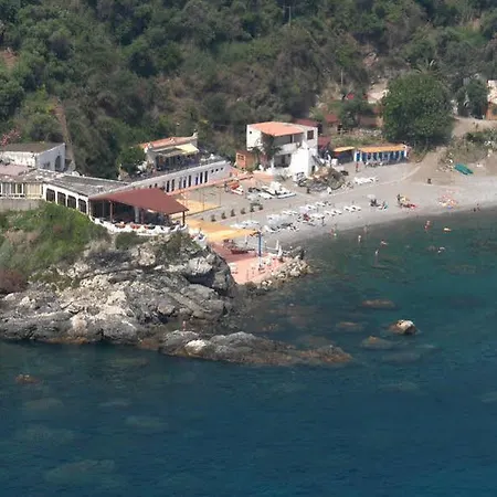 Cirucco Village 3* 墨西拿